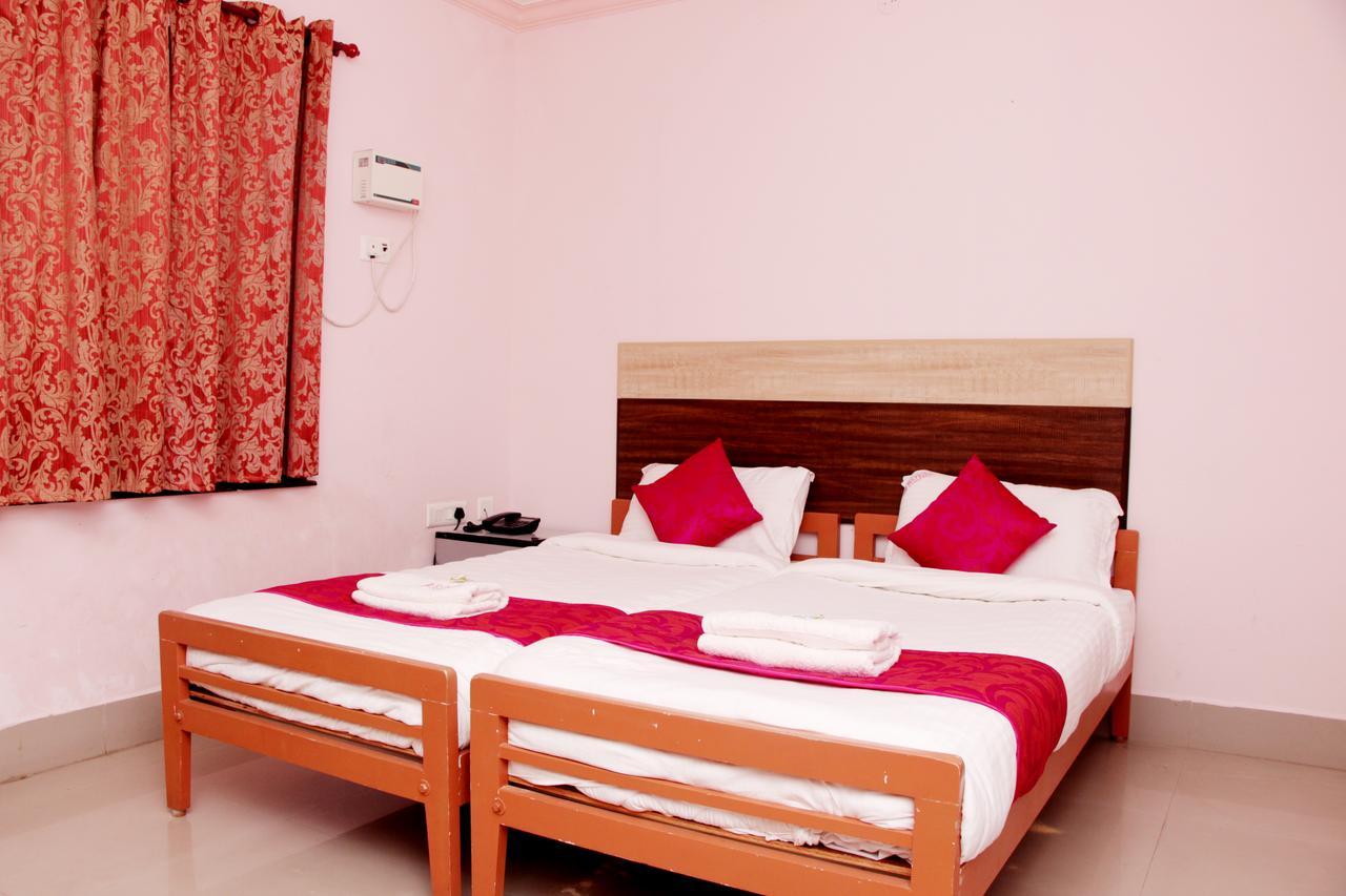 Royal Grand Days Hotel Chennai Exterior photo